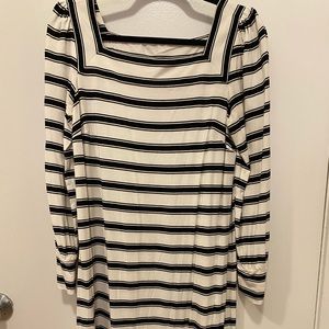 Long sleeve square neck T shirt dress